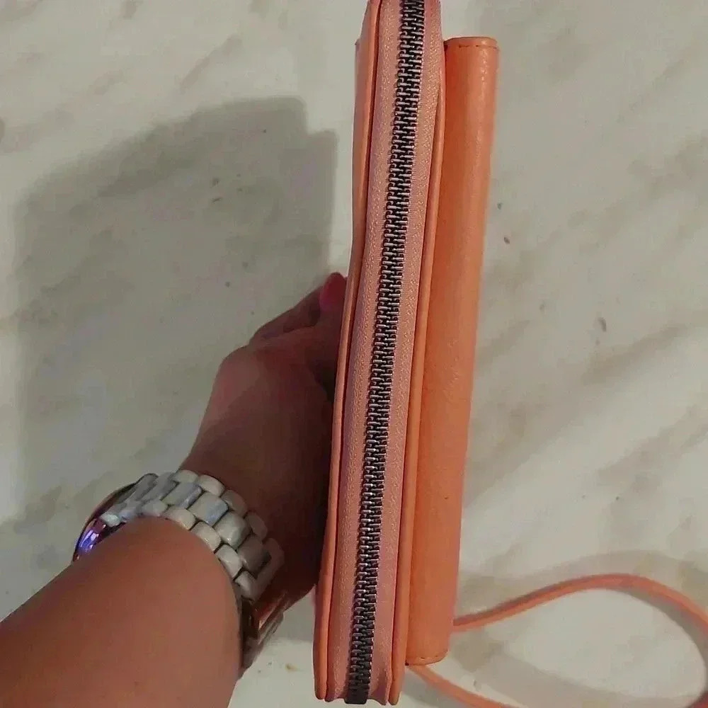 NWOT TAHARI PINK WRISTLET WALLET WITH IDENTITY PROOF LINING - Picture 7 of 13